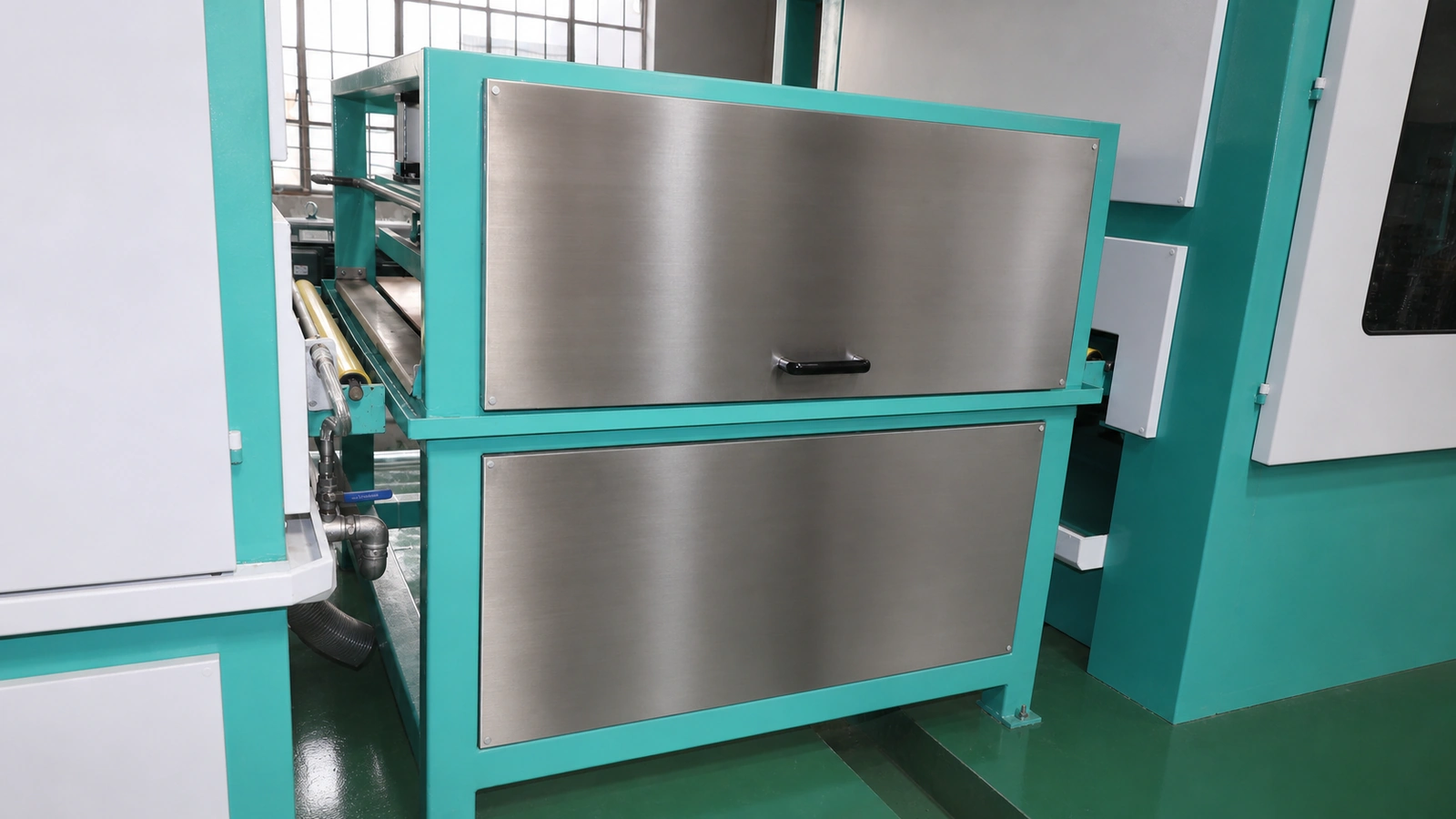Cleaning and drying section after coil polishing