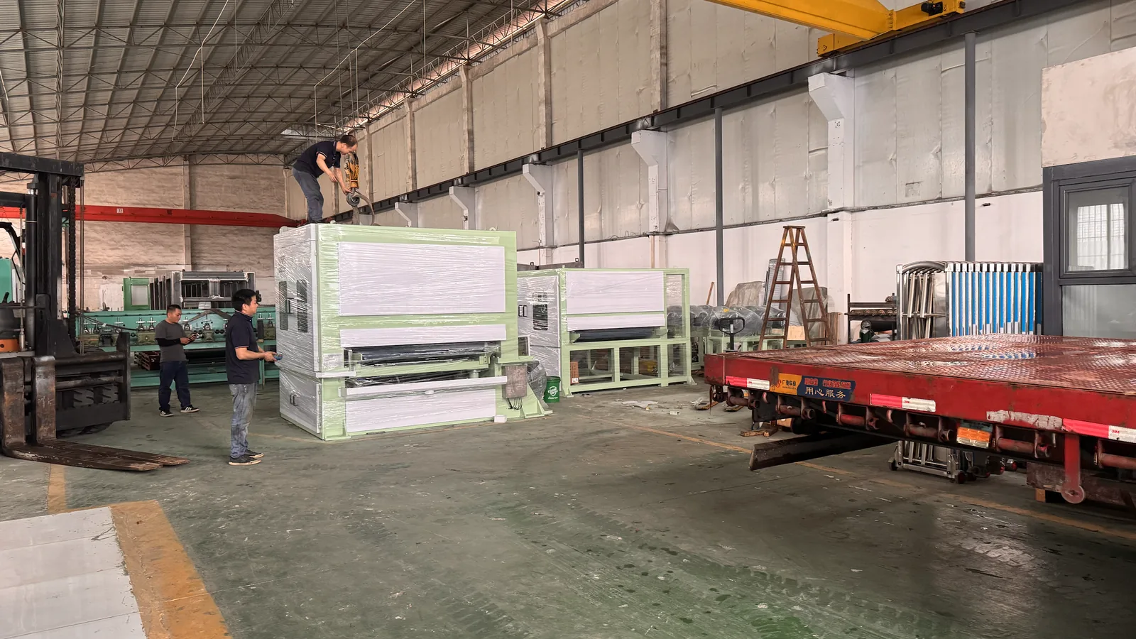 1600 type sheet to sheet polishing and grinding machine loading in Foshan