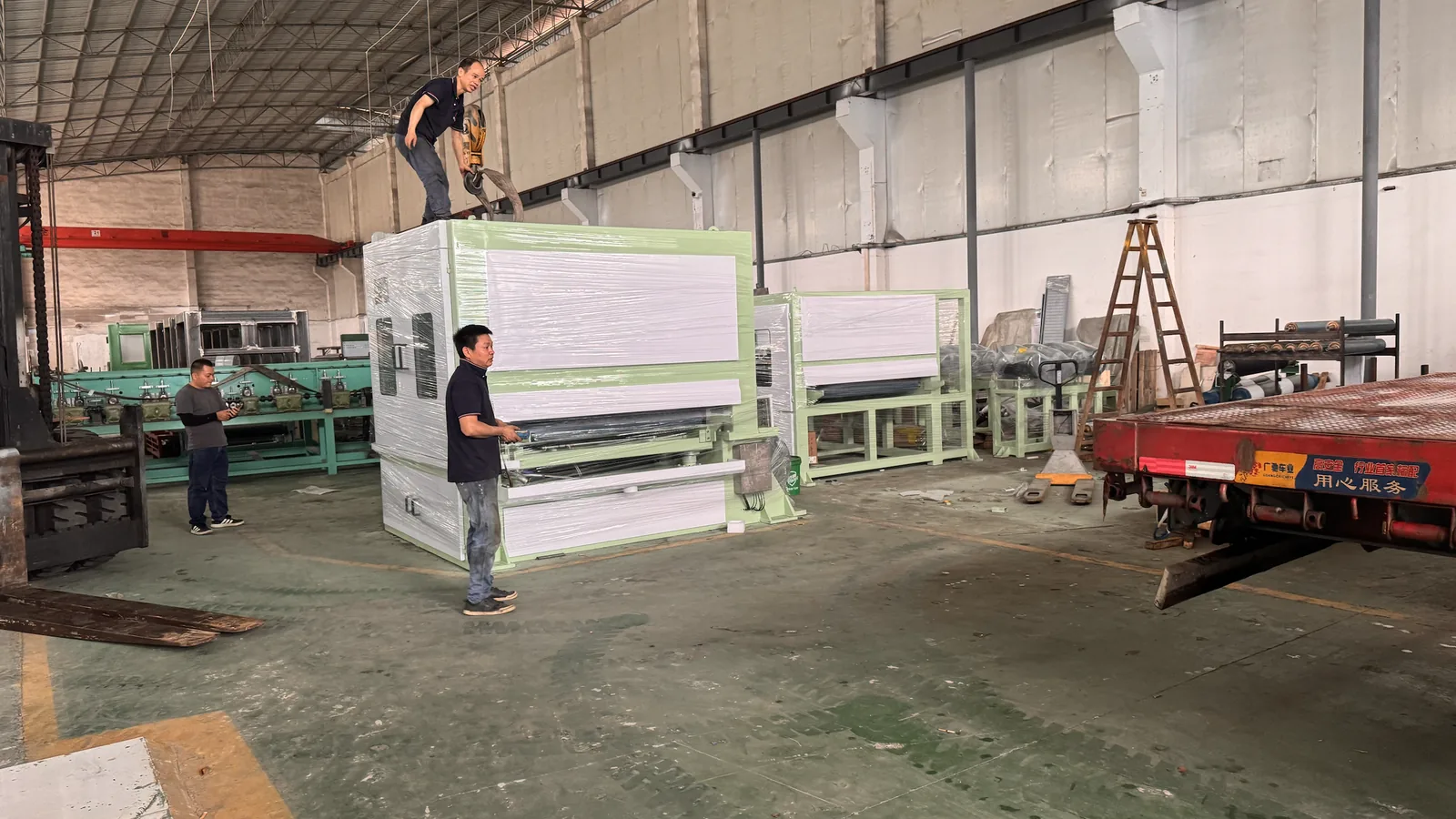 1600 type sheet to sheet polishing and grinding machine loading in Foshan