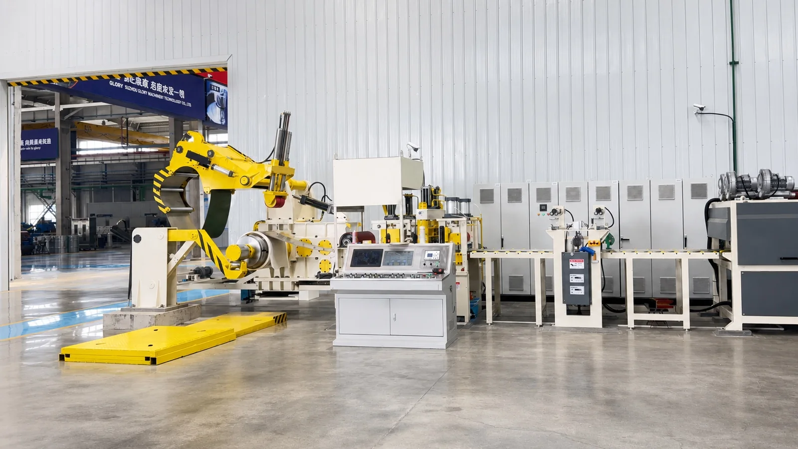 Entry coil handling and control section of the 750 mm titanium polishing line