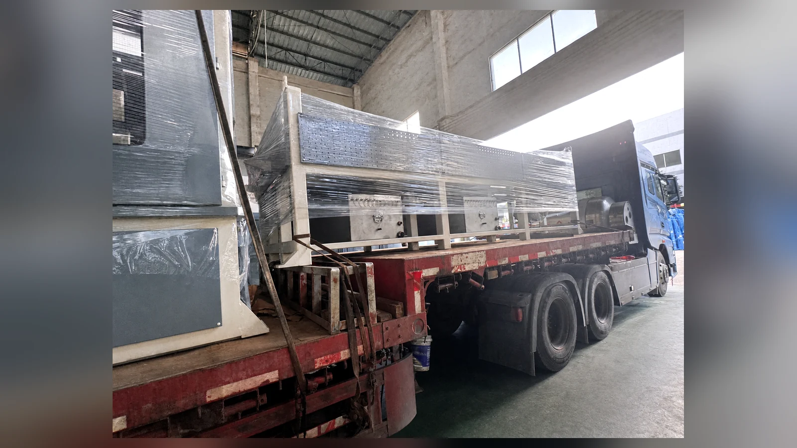 850mm titanium coil-to-coil polishing machine shipment from Foshan China