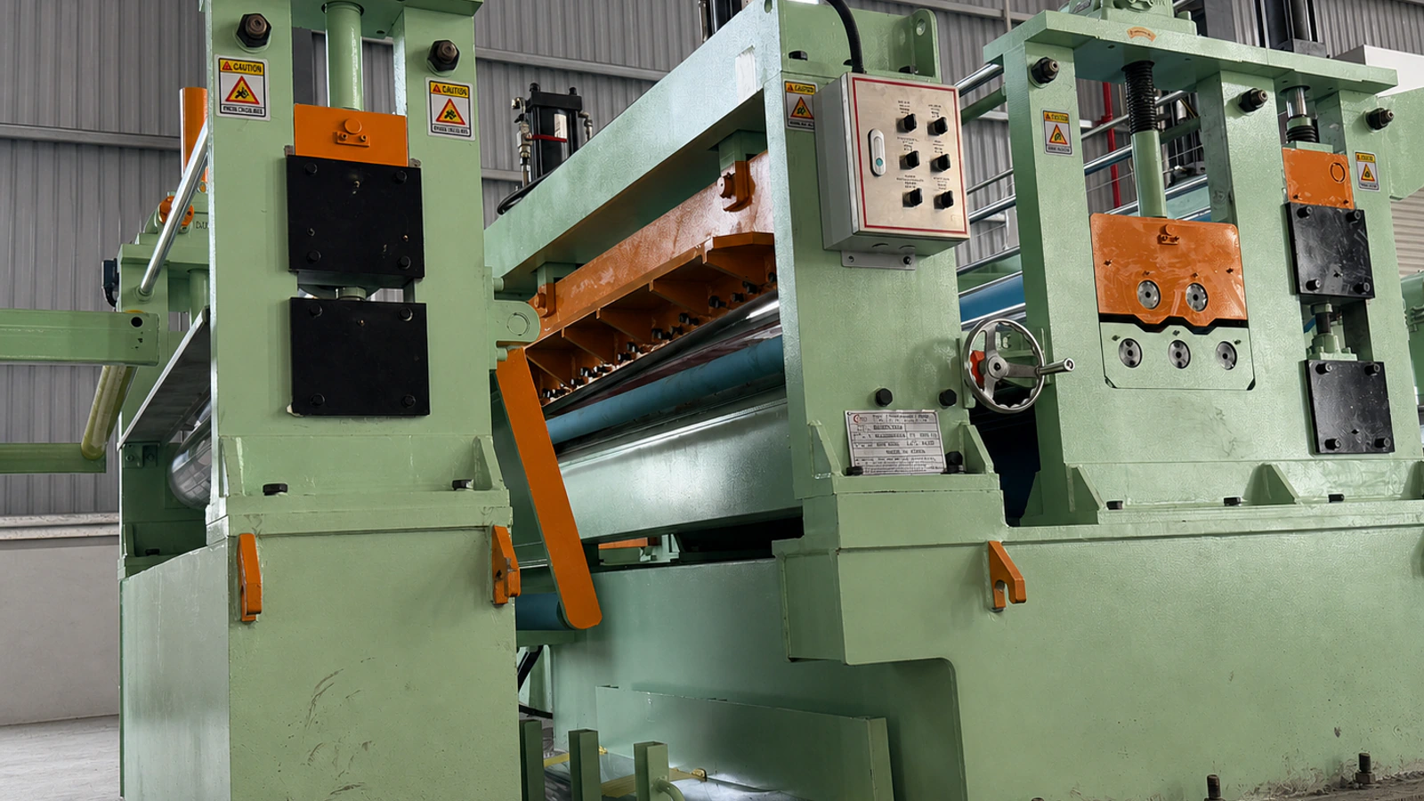 Heavy-duty pinch-roll and strip-guiding section