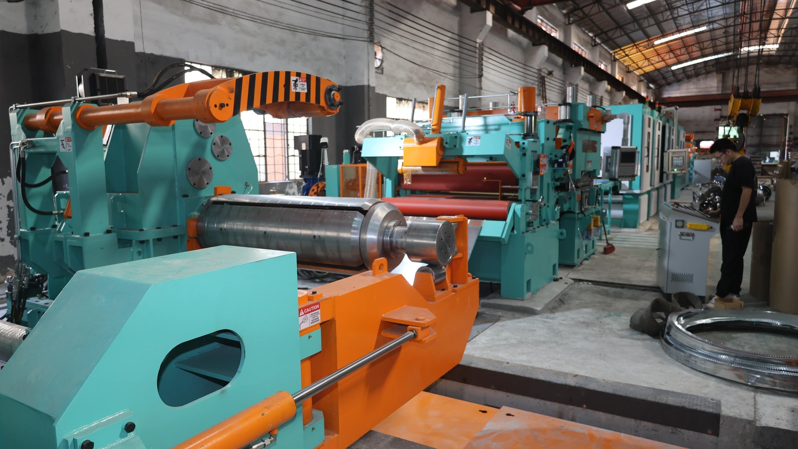 Entry-side coil handling and leveling equipment for the Jindafa polishing line