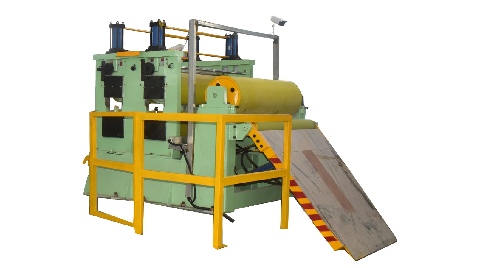 Rear four-roll pinch feeder and guide rolls for coil 8K mirror line